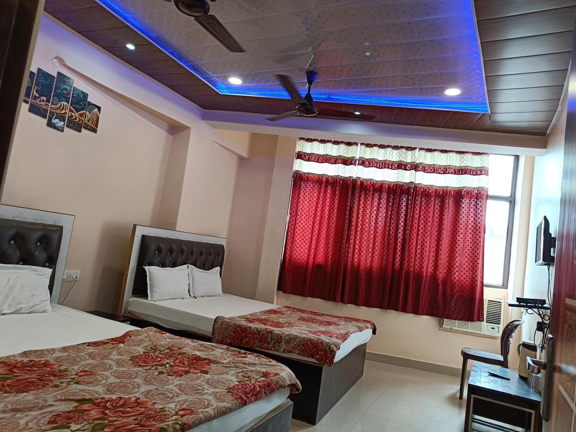 Hotel Pragya International Waranasi Zewnętrze zdjęcie