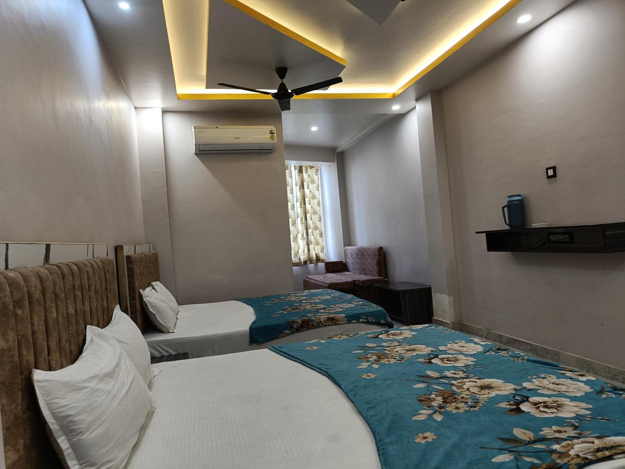 Hotel Pragya International Waranasi Zewnętrze zdjęcie